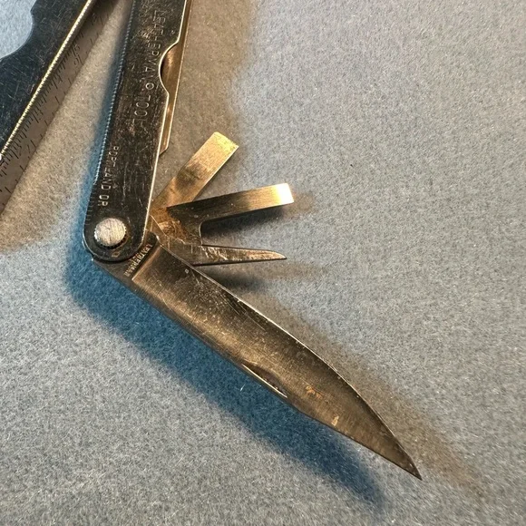 Vintage Leatherman Multi-Tool - Picture 13 of 16